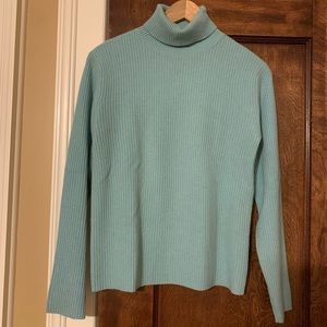 Women’s cashmere turtleneck sweater